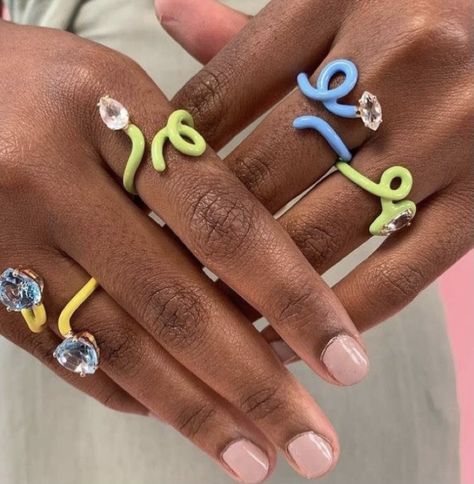 Italian Jewelry Designers, Bea Bongiasca, Holiday Capsule Wardrobe, Retail Trends, Summer Playlist, Ring Inspo, Diy Jewelry Necklace, How To Wrap Flowers, Language Of Flowers