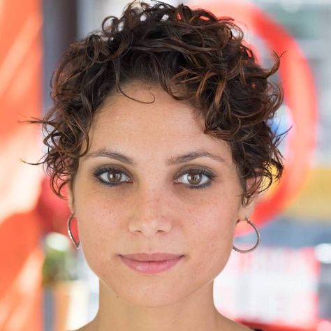 Short Curly Hairstyle Pixie Cut Curly Hair, Wavy Pixie Cut, Short Permed Hair, Short Curly Hairstyles For Women, Curly Pixie Hairstyles, Short Curly Pixie, Curly Pixie Haircuts, Wavy Pixie, Curly Pixie Cuts