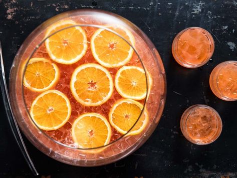 Aperol Gin Punch Recipe Punch Bowl Recipes, Gin Punch Recipe, Aperol Cocktails, Gin Punch, Punch Recipes For Kids, Holiday Party Drinks, Homecoming 2022, Gatsby Birthday Party, Bar On Wheels