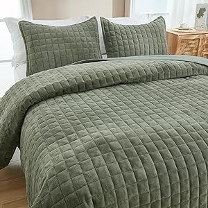 Andency Quilt King Size Olive Green, Velvet Lightweight Plush Plaid Bedspread, Soft Luxury Coverlet Quilted Bedding Set (106x96 inch, 2 Matching Pillowcases), All Season Olive Green Velvet, Quilted Bedding, Velvet Bedding Sets, Luxury Quilts, Soft Luxury, Velvet Quilt, Velvet Bed, Unique Beds, King Quilt