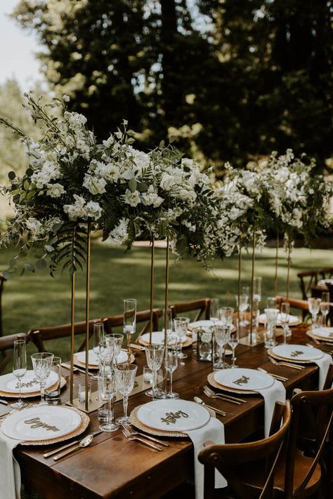 Bronze Wedding Theme, Contemporary Wedding Decor, Modern Elegance Wedding, Kings Table, Elegant Wedding Themes, Rusting Wedding, Bronze Wedding, Elegant Modern Wedding, White Roses Wedding