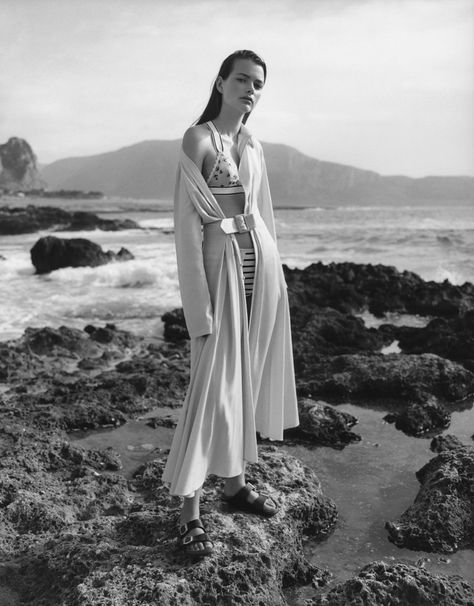 Vogue Australia July 2018 Louise Robert by Ben Weller | Fashion Editorials Beach Fashion Photography, Outdoor Fashion Photography, Beach Fashion Editorial, Beach Editorial, White Fashion Photography, Studio Photography Fashion, Mode Editorials, Beach Model, Surf Shack