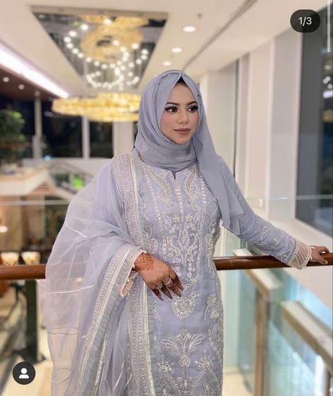 Hijab With Eastern Wear, Hijabi Lehenga Outfit, Pakistani Suits With Hijab, Bridal Dulhan, Hijab Designs, Hijab Style Tutorial, Hijab Fashionista, Womens Trendy Dresses, Pakistani Fancy Dresses