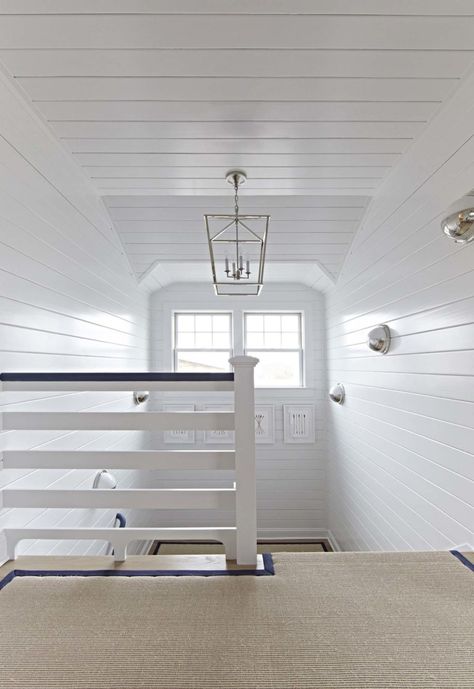 Contemporary Beach Bungalow-Chango-Co-22-1 Kindesign Coastal Bungalow, Staircase Runner, Interior Staircase, Beach Bungalow, Coastal Living Rooms, Beach House Interior, Beach Cottage Style, Beach Bungalows, Nautical Home