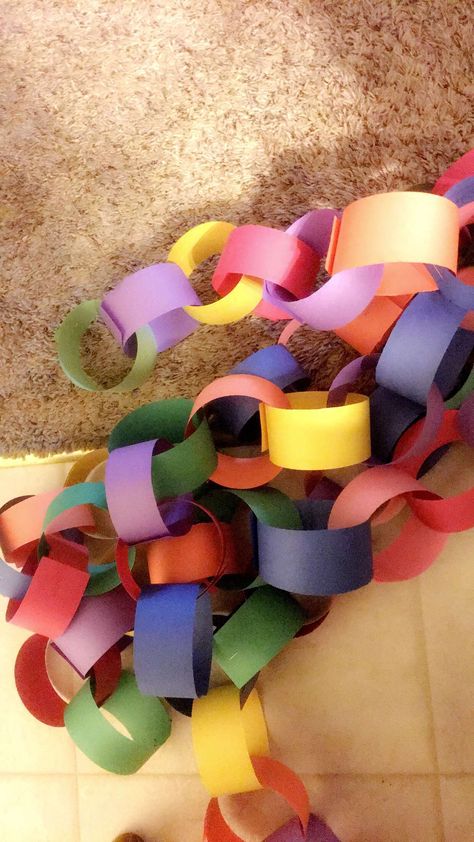 Construction Paper Party Decorations, Old School Birthday Party Ideas, Nostalgic Birthday Party, Traditional Birthday Party, School Birthday Party, Paper Party Decorations, 13th Anniversary, 18th Bday, Pinterest Contest