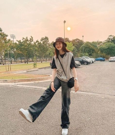 Korean Trends, Boyish Outfits, 여름 스타일, Korean Casual Outfits, Tomboy Style Outfits, Korean Girl Fashion, Ootd Hijab, Belanja Online, Swaggy Outfits