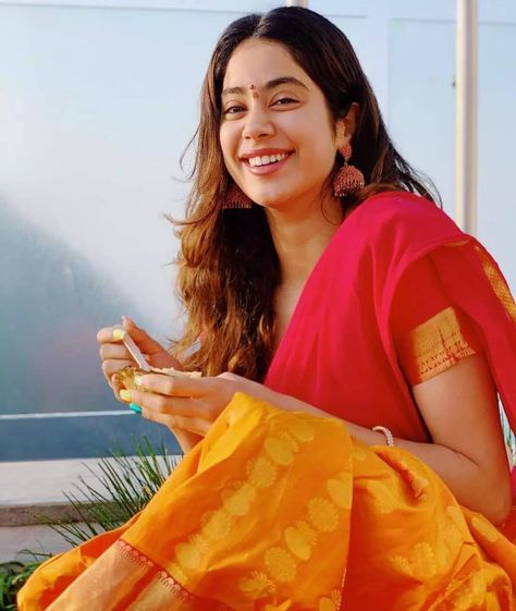 Janhvi Kapoor who recently started shooting for the Hindi remake of the Malayalam film ‘Helen’ is the reflection of the virtue and talent she keeps inside.From timesofindia.indiatimes.com Read full story here https://ift.tt/3kfdFlN Jahnvi Kapoor, Simple Lehenga, Half Saree Lehenga, Happy Onam, Janhvi Kapoor, Casual Indian Fashion, Half Saree Designs, Indian Fashion Saree, Stylish Photo Pose