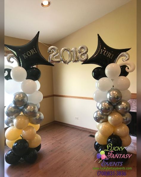 Graduation Balloon Ideas, Graduation Gift Table, Balloon Decoration Ideas, Party Decorating Ideas, Graduation Party Desserts, High School Graduation Party Decorations, Senior Graduation Party, Graduation Party High, Inspiration Pics