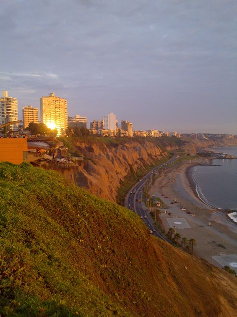 Sunset Costa Verde, Miraflores, Lima Perú Costa Verde Lima, Suburbs Aesthetic, Miraflores Lima Peru, Spanish Conquistador, Verde Lima, Beauty Places, Colonial Architecture, Peru Travel, Lima Peru