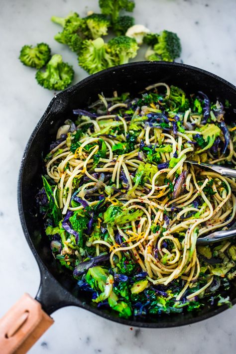 Garlicky Cruciferous Pasta- a simple vegan pasta dish loaded with cruciferous vegetables with garlic, lemon zest and chili flakes. | www.feastingathom.com Simple Vegan Pasta, Feasting At Home, Cruciferous Vegetables, Vegan Pasta Dish, Kale Pasta, Vegetarian Pasta Recipes, Pasta Fatta In Casa, Easy Pasta Dishes, Vegan Pasta Recipes