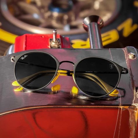 Ray-Ban to Feature Ferrari Collection alongside F1 Races again Ferrari Sunglasses, Ferrari Collection, Italian Grand Prix, Ferrari Racing, Memes Status, Scuderia Ferrari, Retro Designs, Maserati, True Colors