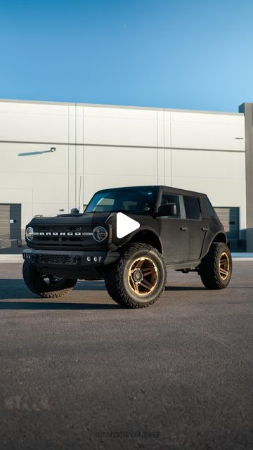 Exotic Car Trader on Instagram: "NOW LIVE. 2023 Ford Bronco Big Bend in Kevlar Black. 5,300 miles:  -Customized and Built By Soflo Jeeps -2.7L EcoBoost V6 -10 Speed Automatic -4x4 -King Ranch Interior  -SFJ Bronze 20”x12” Wheels  -Spare Tire Relocate -Custom Front Bumper -Rigid Cube White Radiance -Custom Rear Bumper -Wide Bronco Fenders  -Bronco Fastback Top -Leather Headliner -SFJ Bronco Hood  -Switchpod Installed -Bronco Powersteps -2.5” Lift Kit -Leather Door Kit  #fordbronco #bigbend #broncobigbend #broncolife #fordbroncodaily #fordbronco4x4 #newbronco #exoticcartrader" King Ranch Interior, Fender Bronco, Ford Bronco Big Bend, Bronco Big Bend, Ranch Interior, Leather Door, New Bronco, Bronco Sports, King Ranch