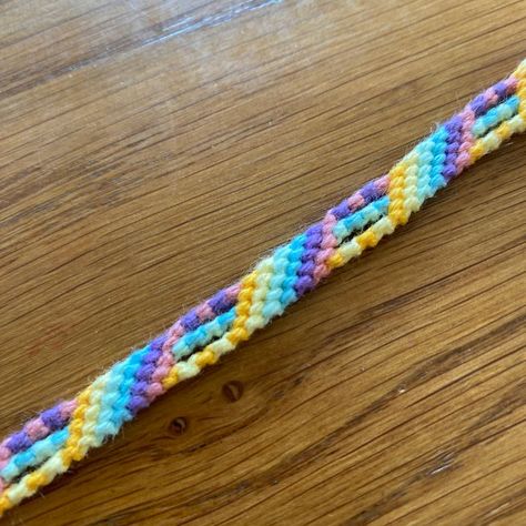 Sting Bracelets, Candy Stripes, Friendship Bracelet Patterns, Bracelet Patterns, Friendship Bracelet, Friendship Bracelets, Dots, Stripes, Candy