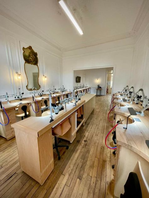 Jewelry Studio Organization, Jewelers Workbench, Office Reception Area, Cubby Hole, Jewelry Design Studio, Jewellery Shop Design, Jewellers Bench, Club Office, Workshop Design