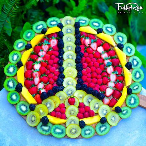 Peace sign made out of fruit Peace Sign Party, Raw Kristina, Peace Sign Birthday, Hippie Birthday Party, Groovy Party, Hippie Birthday, Party Food Themes, Beach Food, Meal Prep Plans