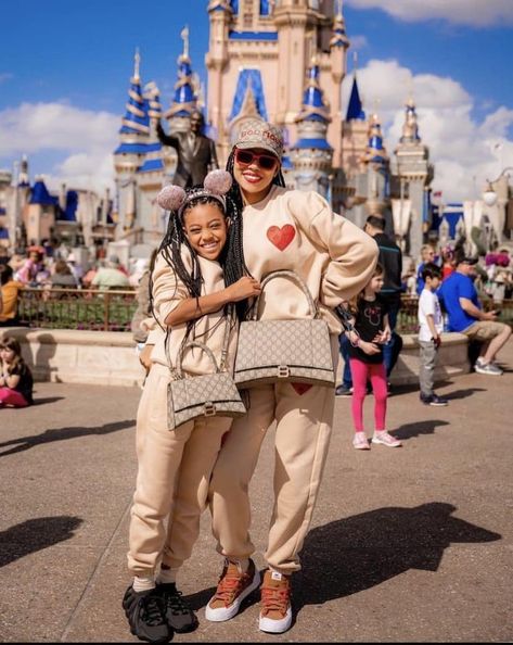 Mommy Daughter Photoshoot, Mommy Daughter Pictures, Mommy Dress, Mommy Daughter Outfits, Future Mommy, Moms Goals, Luxury Lifestyle Women, Mommy Goals, Black Femininity