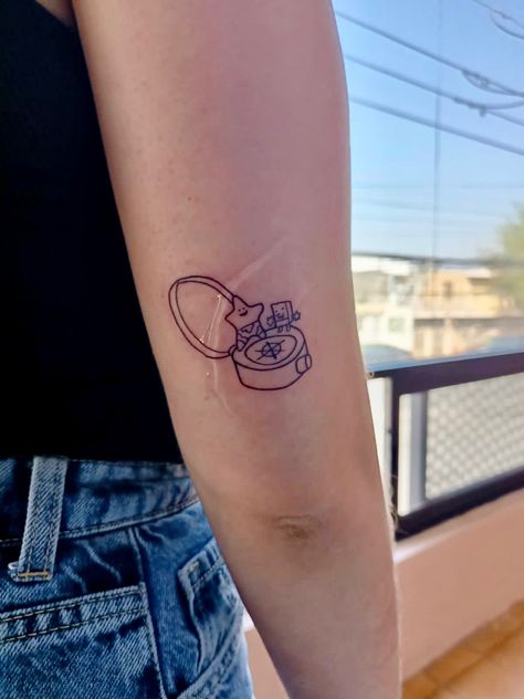 Tatuaje anillo de la amistad Bob Esponja Meaningful Tattoo Quotes, Meaningful Tattoo, Minimal Tattoo, Meaningful Tattoos, Studio Ghibli, Tattoo Quotes, Tattoo Ideas, Tattoos, Quotes