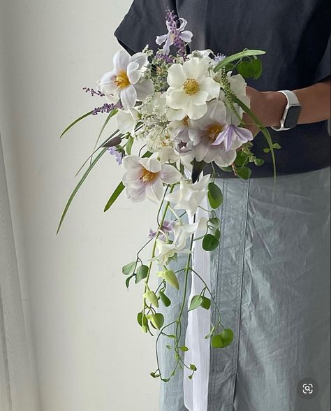 Drape Bouquet, Pre Wedding Flower Bouquet, Drapey Bouquet, Wedding Bouquets Drooping, Hanging Bridal Bouquet, Beachy Bridal Bouquet, Small Cascading Bouquet, Dangling Wedding Bouquet, Fairy Bridal Bouquet