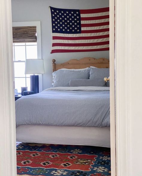 Coastal Grandmother Aesthetic House, Mandy Eno, Americana Bedroom, Lake House Aesthetic, Grandma Kitchen, Coastal Grandmother Aesthetic, Bedroom Fashion, Grandmother Aesthetic, Big Boy Bedrooms