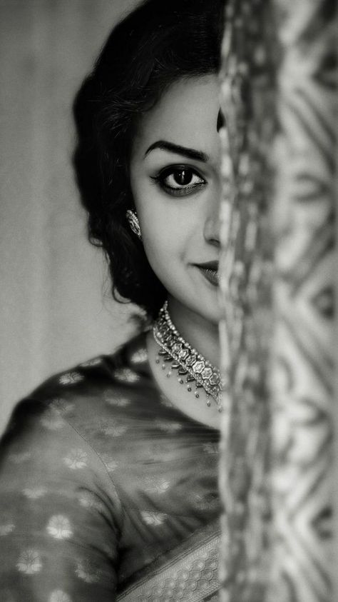 Pose Portrait, Movie Industry, Keerthy Suresh, Portrait Photography Women, Selfie Photography, Indian Photoshoot, Tamil Cinema, Self Portrait Poses, Saree Photoshoot