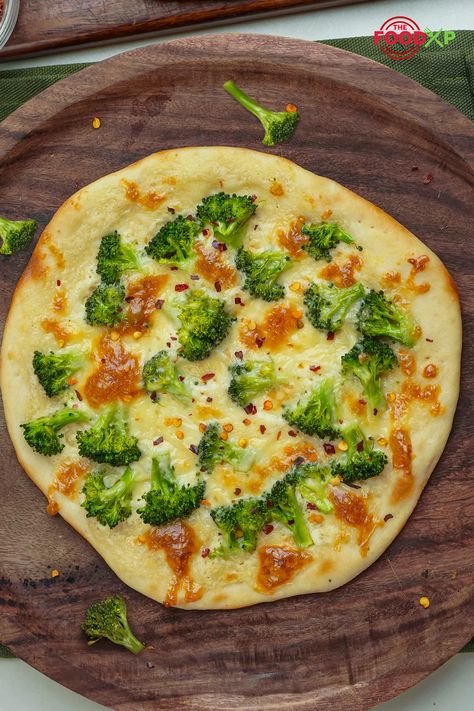 Broccoli Pizza Recipe - TheFoodXP Broccoli Pizza Recipe, Jamie Oliver Pizza, Crispy Broccoli, Broccoli Pizza, Delicious Broccoli, Pita Pizzas, Weekend Meals, Three Cheese, Broccoli Florets