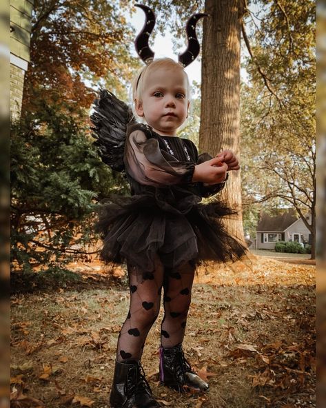 Toddler Vampire Costume Girl, Scary Toddler Costumes, Tomato Cage Ghost, Halloween Toddler Party, Mom Halloween Costumes, Halloween Kids Costumes Girls, Toddler Girl Halloween, Kids Costumes Girls