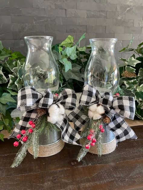 Christmas Lantern Ideas, Bucket Crafts, Dollar Tree Farmhouse, Dollar Tree Centerpieces, Dickens Christmas, Holiday Lanterns, Lantern Ideas, Country Christmas Decorations, Christmas Centerpieces Diy