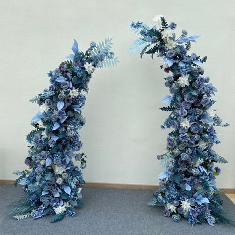 Arch With Greenery, Flower Runner Wedding, Iron Arch, Flower Runner, Wedding Archway, Rose Floral Arrangements, Floral Arch Wedding, Party Girlande, Backdrop Decor