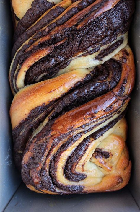 Nutella Babka Recipe, Chocolate Babka Filling, Chocolate Babka Rolls, Babka Bread Photography, Sourdough Chocolate Babka, Babka Bread, Chocolate Brioche, Babka Recipe, Chocolate Babka