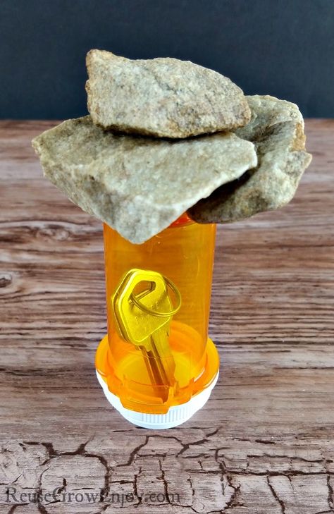 Reuse Pill Bottles, Medicine Bottle Crafts, Pill Bottle Crafts, Recyclable Items, Hide A Key, Sustainable Diy, Reuse Recycle Repurpose, Nespresso Crafts, Key Diy