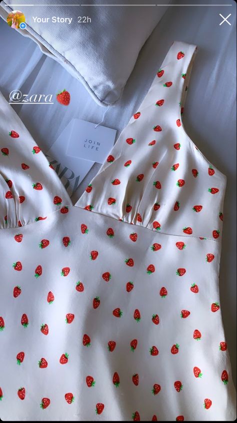 Strawberry Dress Aesthetic, Strawberry Sundress, Strawberry Dress, Dress Aesthetic, Princess Outfits, Chic Woman, Sewing Clothes, Casual Fits, Cute Casual Outfits