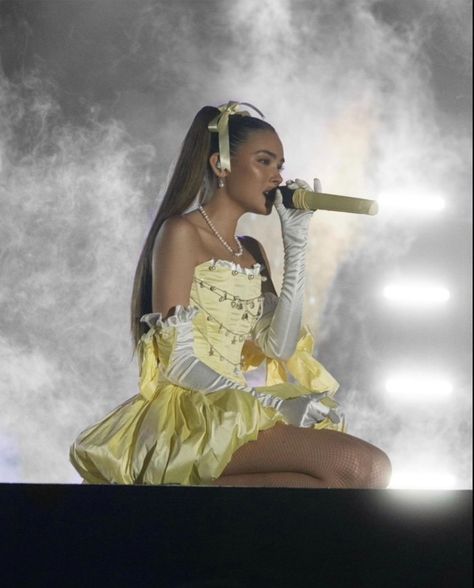 Madison Beer Tour, Life Support Tour, Alice In Wonderland 1, Madison Beer Outfits, Beer Outfit, Tour Outfits, Life Support, Madison Beer, Female Singers