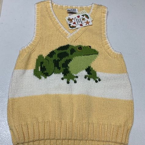 Cool Vintage Clothes, Yellow Accessories Outfit, Frog Sweater, Dream Clothes, Frogs, Crochet Clothes, Lany, Aesthetic Clothes, Pretty Outfits