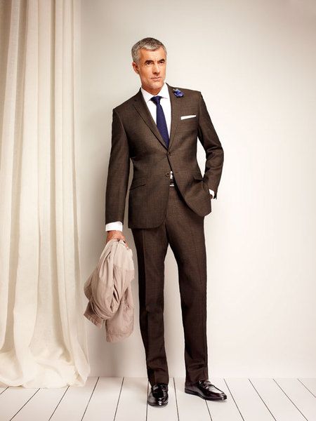 Guy Style Guide Suit Groomsmen, Dapper Dress, Gentleman's Club, F Men, Man Suits, A Man In A Suit, Man In A Suit, Brown Suit, Swag Men