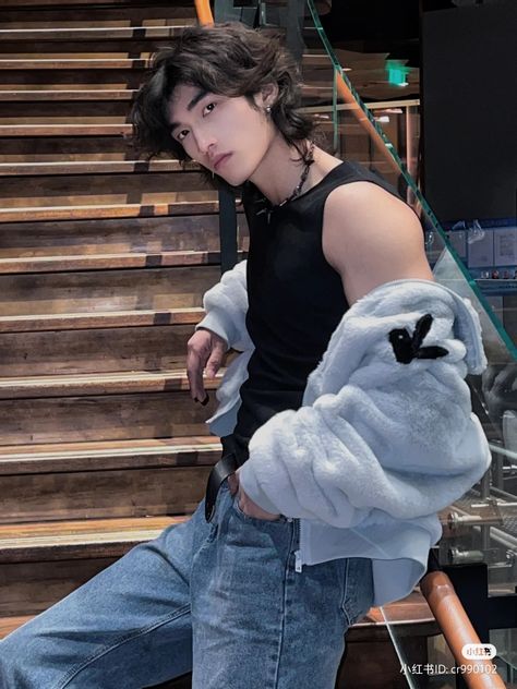 Casual Guy Poses Reference, Guy Poses, Male Pose Reference, Anatomy Poses, Hot Asian Men, Simple Fits, Model Aesthetic, Character Poses, Hair Reference