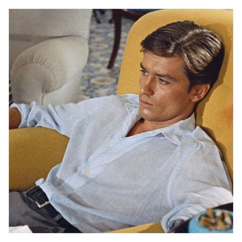 Alain Delon on Instagram: “Alain Delon dans le film « Plein Soleil » de René Clément , 1960. © Photo sous copyright. Droits réservés.  #icon #iconic #alaindelon…” Alain Delon Plein Soleil Style, 1960 Mens Fashion, Purple Noon, Autumn Shoot, French Actors, Vintage Men Style, Modelling Tips, Thriller Film, Movie Shots