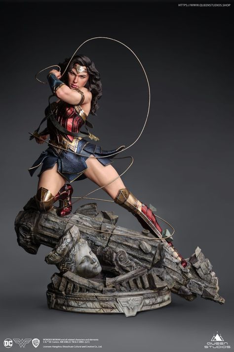 Dc Statues, Wonder Woman Statue, Marvel Statues, Dc Figures, Character Statue, Wonder Woman Art, Gal Gadot Wonder Woman, Univers Dc, Wonder Women