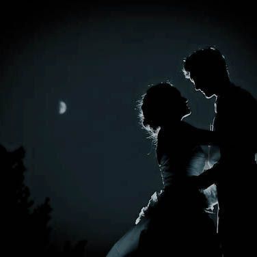 Dancing Under The Moon, Caraval Trilogy, College Romance, Princess Dance, Dark Princess, Dark Books, Couple Silhouette, Night Circus, Dancing In The Moonlight