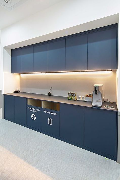 Office Kitchenette, Office Canteen, Small Office Design Interior, Office Break Room, Dental Office Design Interiors, Office Pantry, Small Office Design, Modern Office Space, Office Interior Design Modern