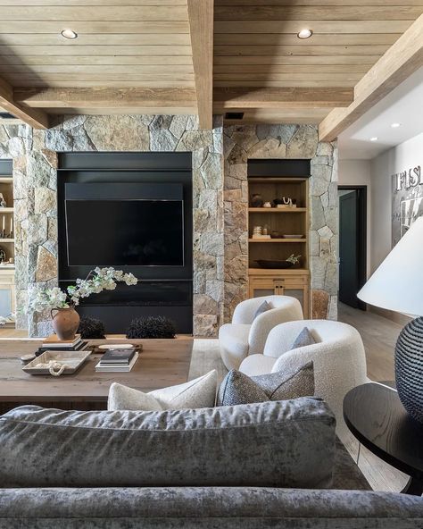 KINGSCOTE CASTLE | KTG Design Co Modern Ski House, Scandinavian Cabin Interior, Sutton Quebec, Cabin Interior Ideas, Rustic Architecture, Ski House Decor, Scandinavian Cabin, Martis Camp, Fireplace Wood