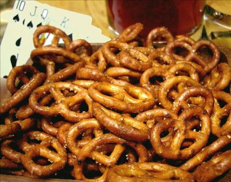 Garlic Pretzels from Food.com:   								A savory snack perfect with icy-cold beer. Garlic Butter Pretzels, Garlic Pretzel Recipe, Garlic Pretzels, Seasoned Pretzels, Butter Pretzels, Pretzel Recipe, Pretzels Recipe, Cracker Snacks, Salty Snacks