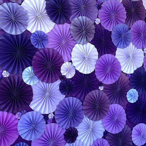 Idea for decor and photo booth backdrop. LOVE the different shades of purple. Card stock comes in tons of colors. #diy Wedding Pinwheels, Wedding Favor Boxes Elegant, Table Decorations Diy, Wisteria Wedding, Flower Table Decorations, Purple Photo, Purple Day, Wedding Backdrop Design, Purple Decor