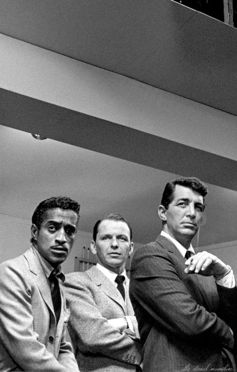 Sammy Davis Jr., Frank Sinatra & Dean Martin photographed by Sid Avery on the set of Ocean’s Eleven, 1960 (gif by the-eternal-moonshine) (all my gifs are here) Frank Sinatra Dean Martin, Ocean’s Eleven, Joey Bishop, Oceans Eleven, The Rat Pack, Sammy Davis Jr, Jerry Lewis, Rat Pack, Men In Suits