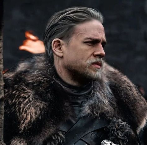 Charlie Hunnam King Arthur, Aemon Targaryen, Roi Arthur, Viking Men, Arthur Pendragon, Targaryen Aesthetic, Charlie Hunnam, Historical Characters, Adam And Eve