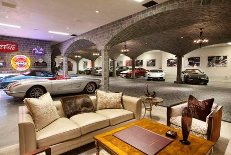 Hot Homes: Newport estate’s garage fits 2 dozen cars – Orange County Register Mansion Bedroom, Motor Court, Split Entry, Luxury Car Garage, Cool Garages, Dream Car Garage, Luxury Garage, Crystal Cove, Newport Coast