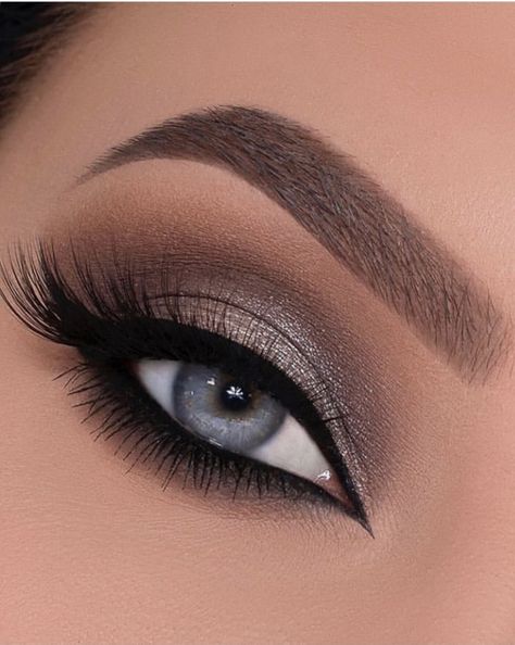 Evening Eye Makeup, Eye Makeup Images, Pretty Eye Makeup, Wedding Eye Makeup, Prom Eye Makeup, Cute Eye Makeup, Eye Makeup Pictures, Smoky Eyes, Eyeliner Makeup