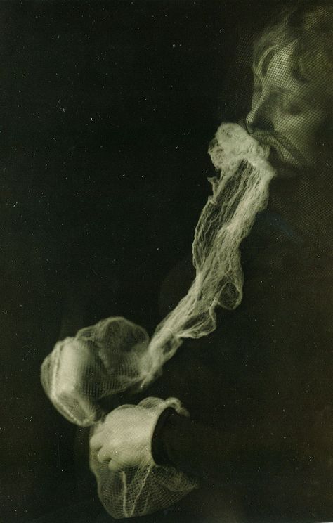 A. von Schrenck-Nötzing, The medium Stanislawa P: emission and resorption of an ectoplasmic substance through the mouth, 23 June 1913 Spirit Photography, Spirit Medium, Parapsychology, Photo Facebook, Creepy Photos, Photo Editing Techniques, Montage Photo, Post Mortem, Dark Photography