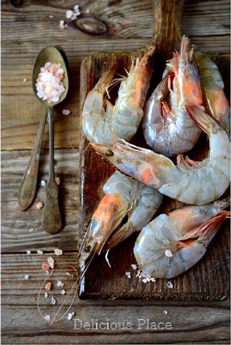 Raw Shrimp Photography, Shrimp Photography, Fish Food Photography, Live Shrimp, Ingredients Photography, Food Captions, Food Wallpaper, Food History, Fresh Fish