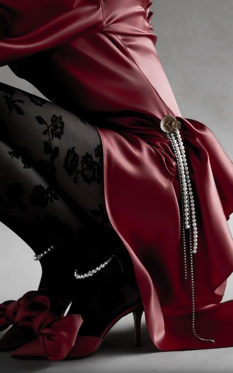 Vampire Clothes, Miss Americana, Dark Feminine Aesthetic, Dark Feminine, Dress Aesthetic, Feminine Aesthetic, Red Aesthetic, Outfits Aesthetic, Look Fashion