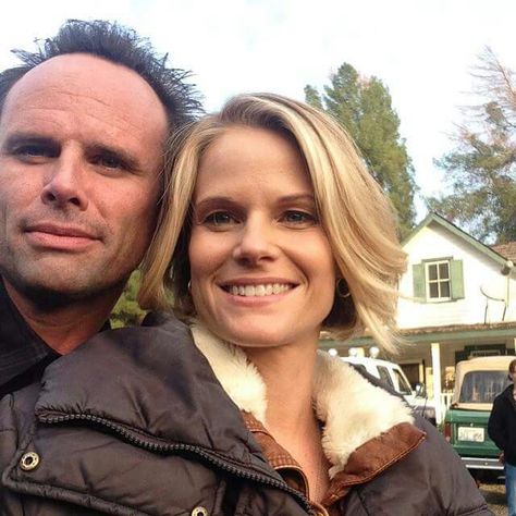 Walton Goggins and Joelle Carter from Justified. Justified Tv Show, Monk Tv Show, Joelle Carter, Popular Celebrities, Walton Goggins, Best Tv Couples, Timothy Olyphant, Growing Out Short Hair Styles, Gossip News